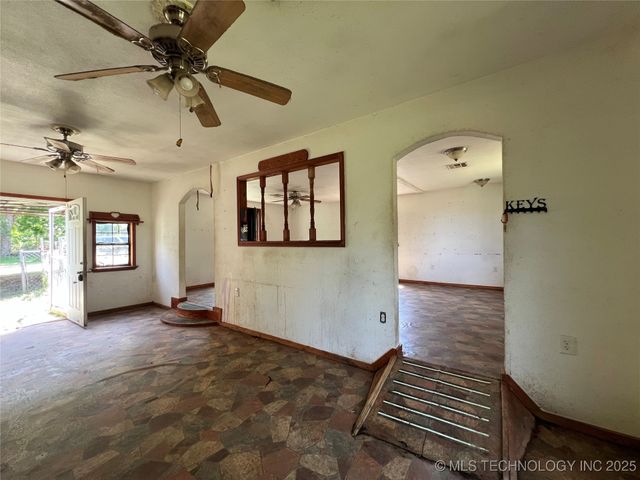 108 N 7th Avenue, Cleveland, OK 74020