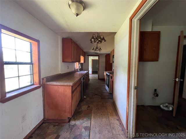 108 N 7th Avenue, Cleveland, OK 74020