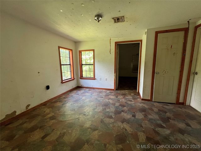 108 N 7th Avenue, Cleveland, OK 74020