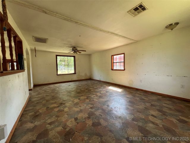 108 N 7th Avenue, Cleveland, OK 74020