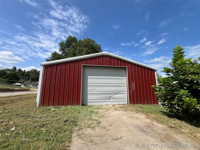 108 N 7th Avenue, Cleveland, OK 74020