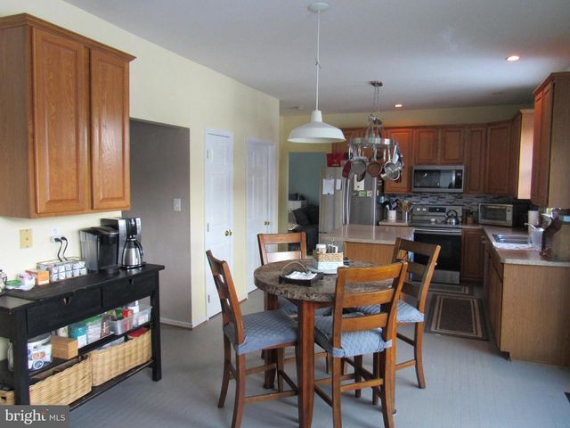 17 WILT RD, Bechtelsville, PA 19505