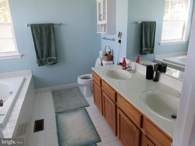 17 WILT RD, Bechtelsville, PA 19505