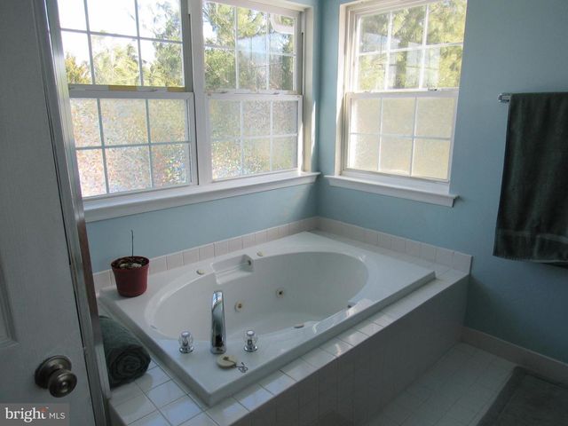 17 WILT RD, Bechtelsville, PA 19505