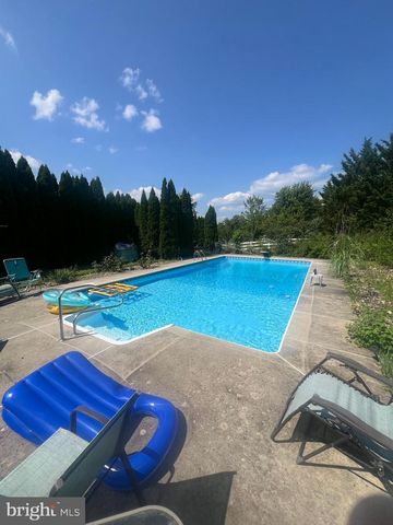 17 WILT RD, Bechtelsville, PA 19505