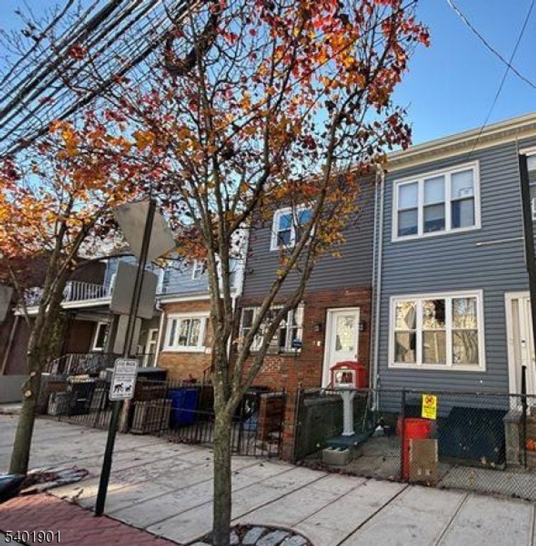 161 19Th St, Union City, NJ 07087