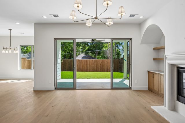 419 Cameron Avenue, Dallas, TX 75223