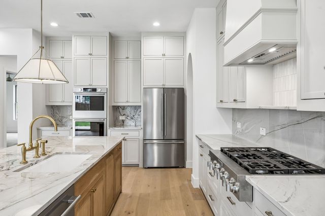 419 Cameron Avenue, Dallas, TX 75223
