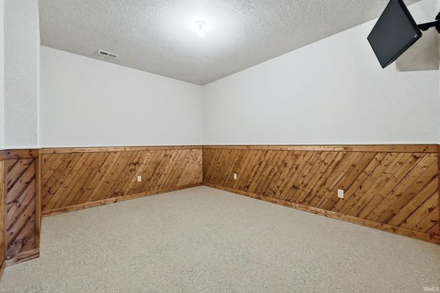 7036 Summerlyn Drive, Fort Wayne, IN 46835