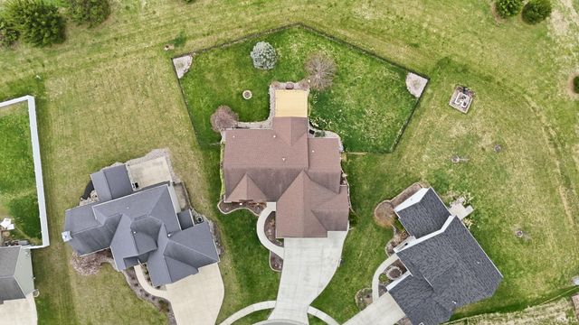 7036 Summerlyn Drive, Fort Wayne, IN 46835