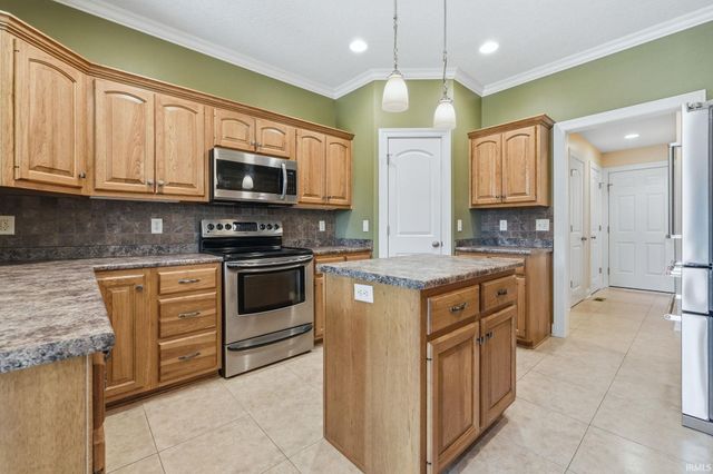 7036 Summerlyn Drive, Fort Wayne, IN 46835