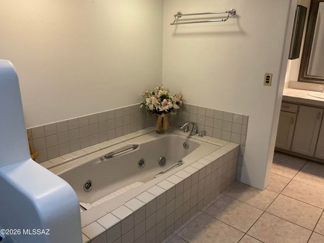4060 N Swan Road, Tucson, AZ 85718