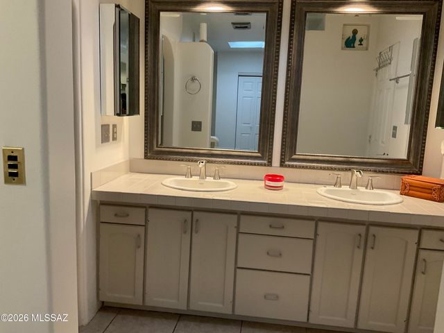 4060 N Swan Road, Tucson, AZ 85718