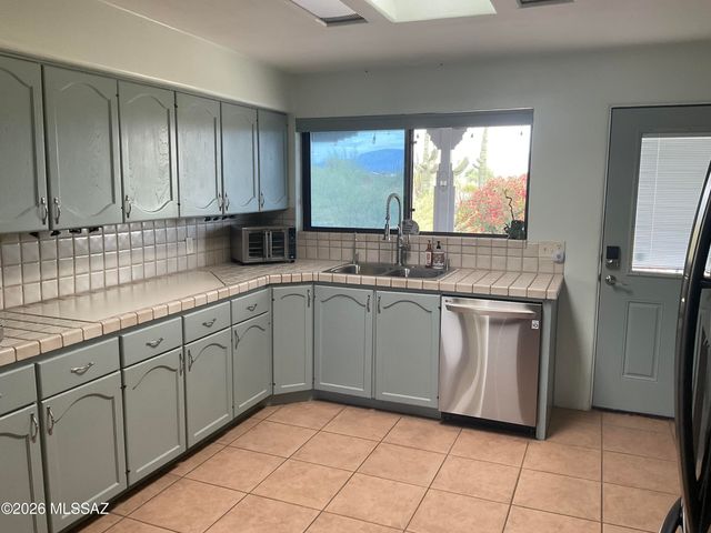 4060 N Swan Road, Tucson, AZ 85718