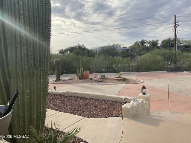4060 N Swan Road, Tucson, AZ 85718