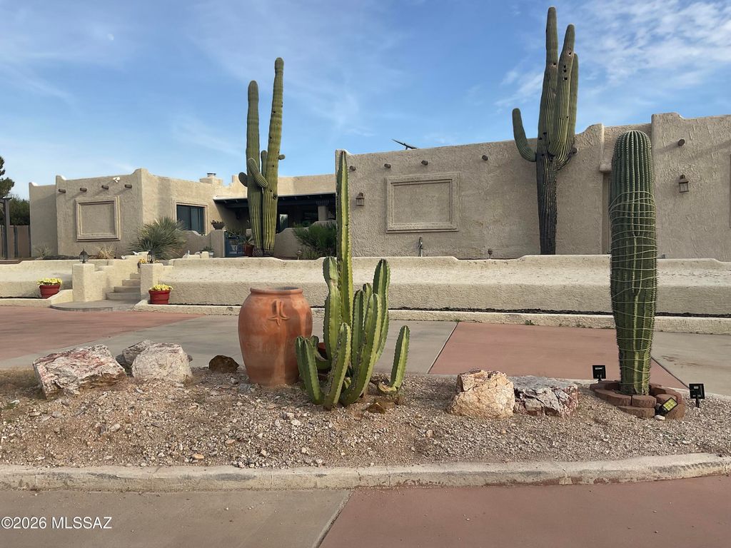 4060 N Swan Road, Tucson, AZ 85718