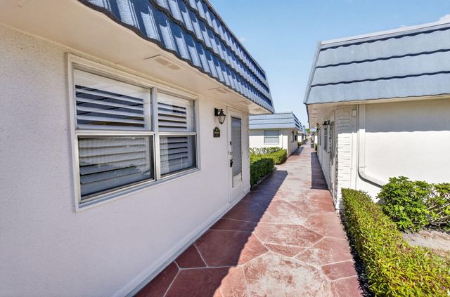 102 E Waterford E 102, Delray Beach, FL 33446