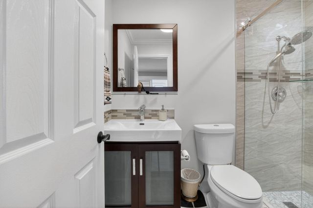 102 E Waterford E 102, Delray Beach, FL 33446