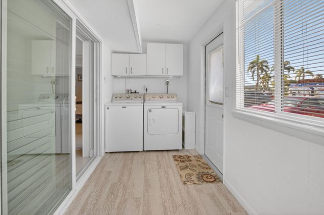 102 E Waterford E 102, Delray Beach, FL 33446