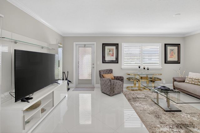 102 E Waterford E 102, Delray Beach, FL 33446