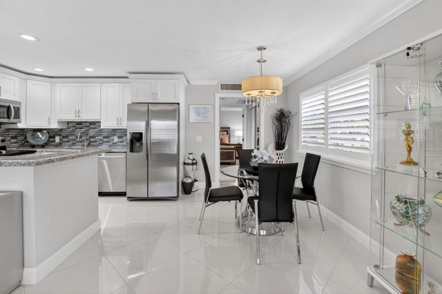 102 E Waterford E 102, Delray Beach, FL 33446