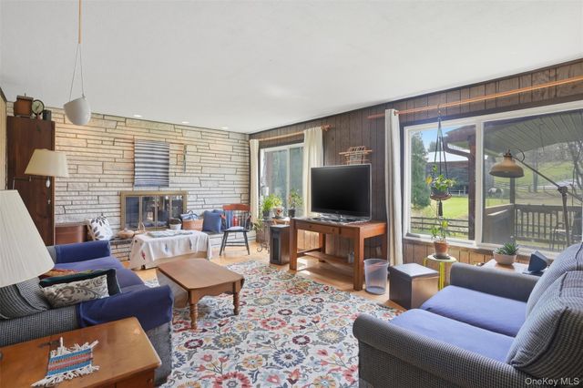 144 Yantz Road, Red Hook, NY 12571