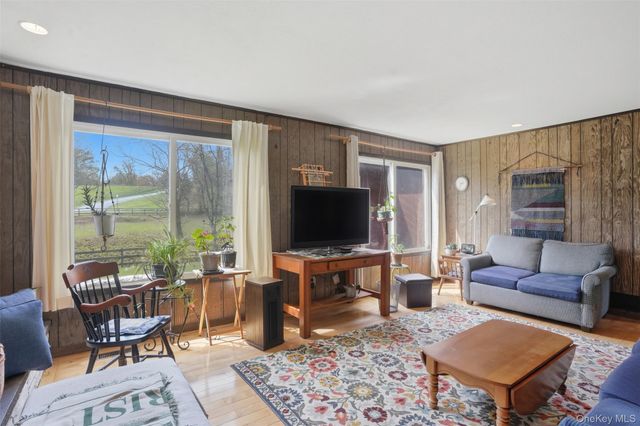 144 Yantz Road, Red Hook, NY 12571