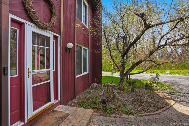 144 Yantz Road, Red Hook, NY 12571