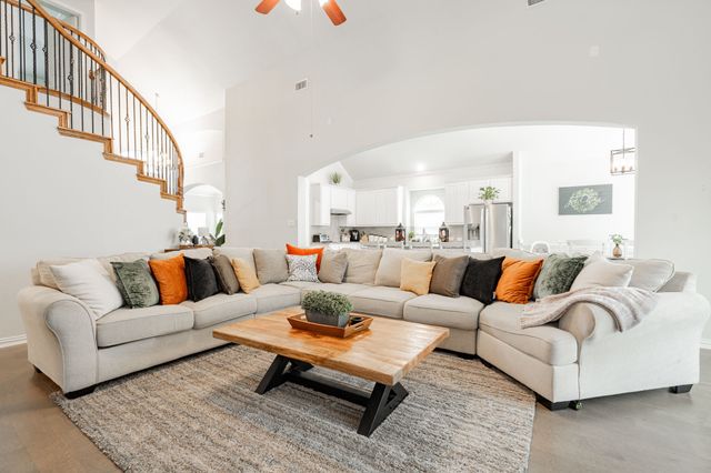 115 Basswood Drive, Red Oak, TX 75154