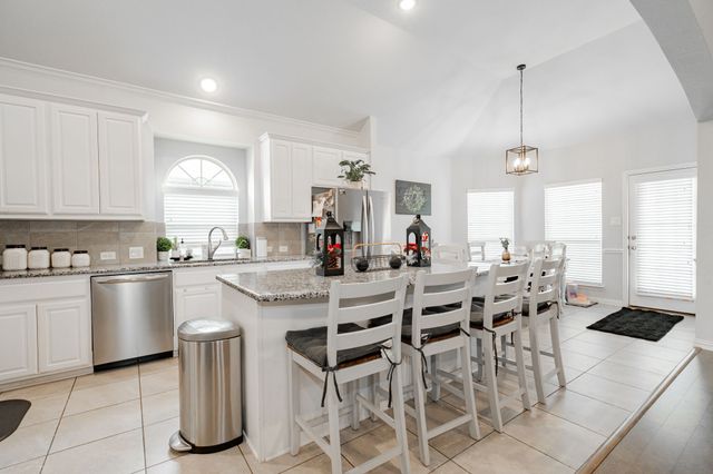 115 Basswood Drive, Red Oak, TX 75154