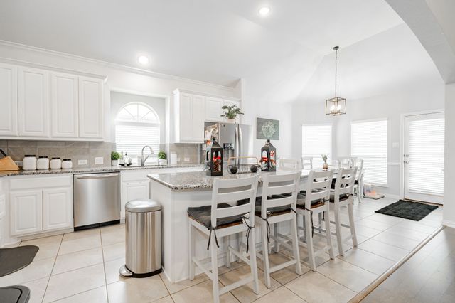 115 Basswood Drive, Red Oak, TX 75154