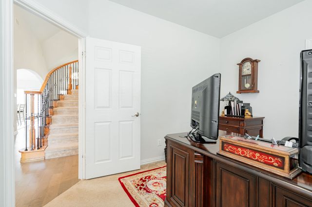 115 Basswood Drive, Red Oak, TX 75154