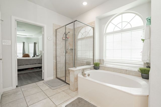 115 Basswood Drive, Red Oak, TX 75154
