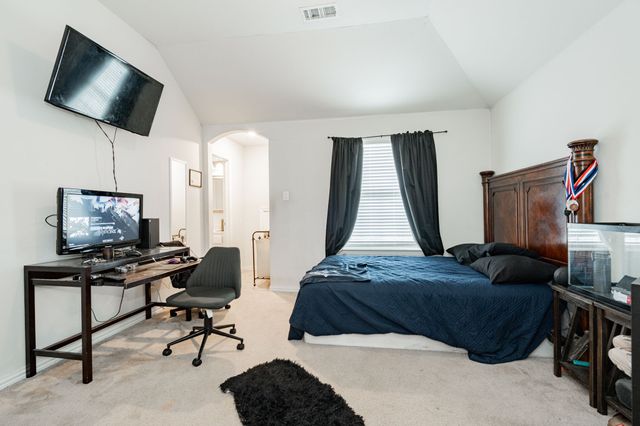 115 Basswood Drive, Red Oak, TX 75154