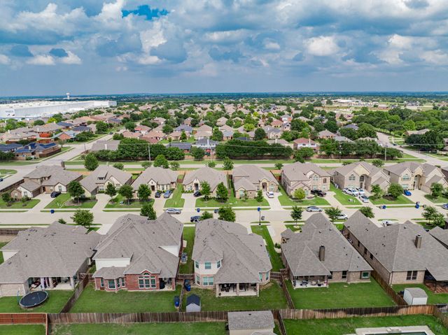 115 Basswood Drive, Red Oak, TX 75154