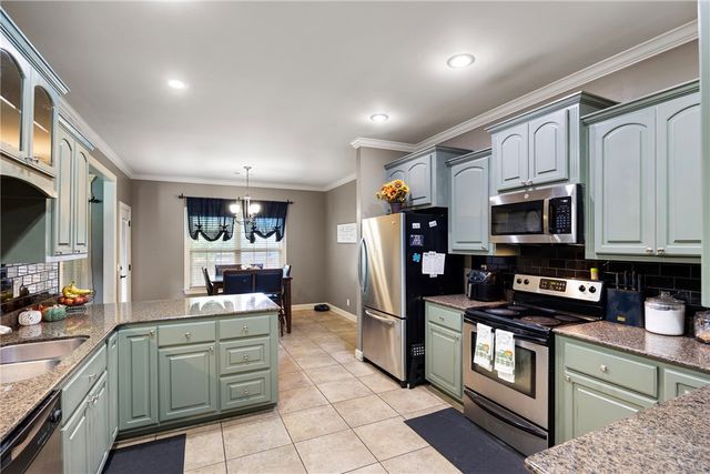 68 Larkspur Court, Russellville, AR 72802