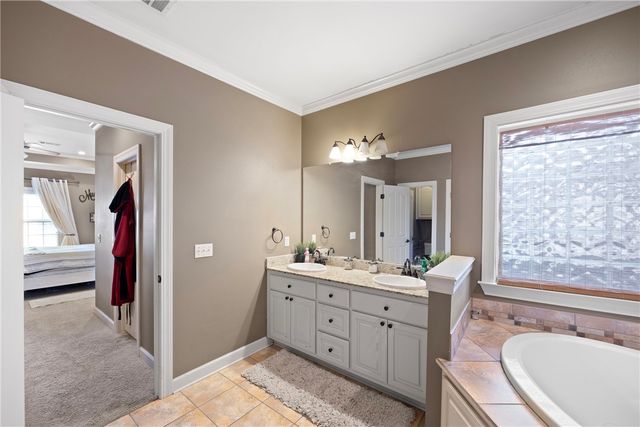 68 Larkspur Court, Russellville, AR 72802