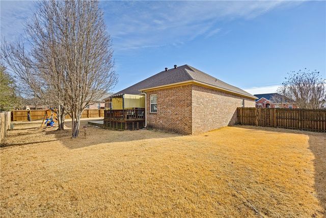 68 Larkspur Court, Russellville, AR 72802