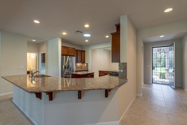 9567 Oakham Way, Elk Grove, CA 95757