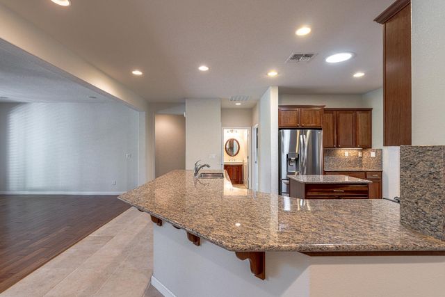 9567 Oakham Way, Elk Grove, CA 95757