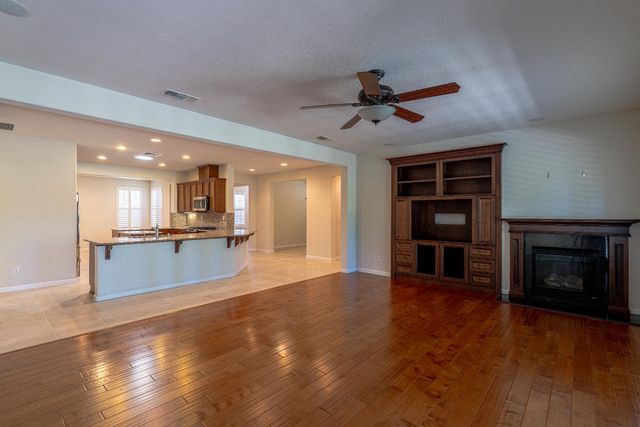 9567 Oakham Way, Elk Grove, CA 95757