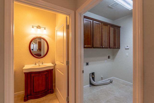 9567 Oakham Way, Elk Grove, CA 95757