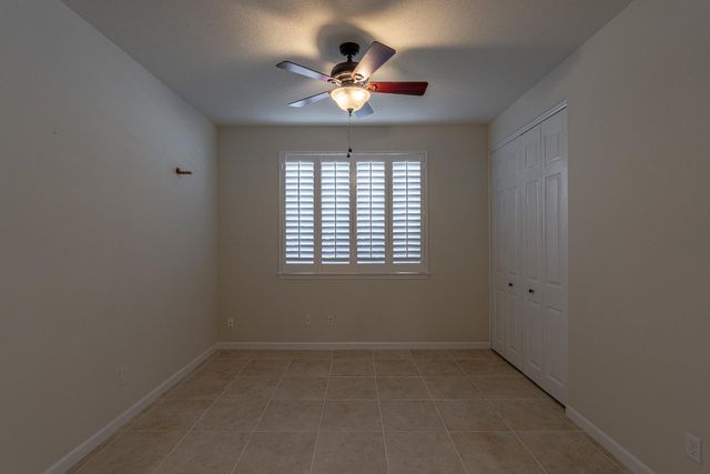 9567 Oakham Way, Elk Grove, CA 95757