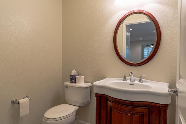 9567 Oakham Way, Elk Grove, CA 95757