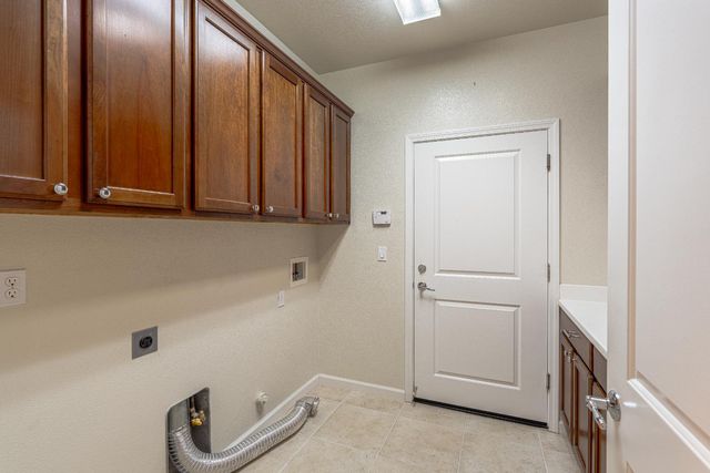 9567 Oakham Way, Elk Grove, CA 95757