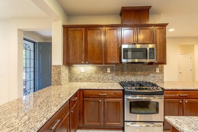 9567 Oakham Way, Elk Grove, CA 95757