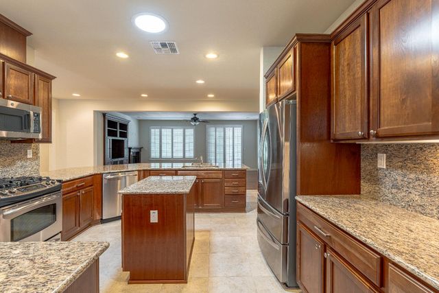 9567 Oakham Way, Elk Grove, CA 95757