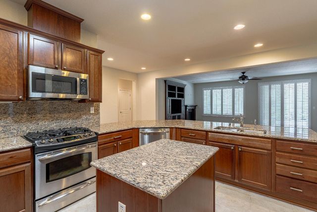 9567 Oakham Way, Elk Grove, CA 95757