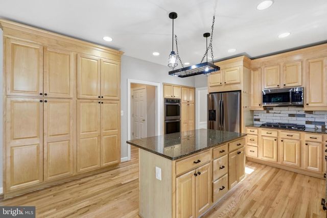 17432 BROWNSVILLE LN, Hamilton, VA 20158