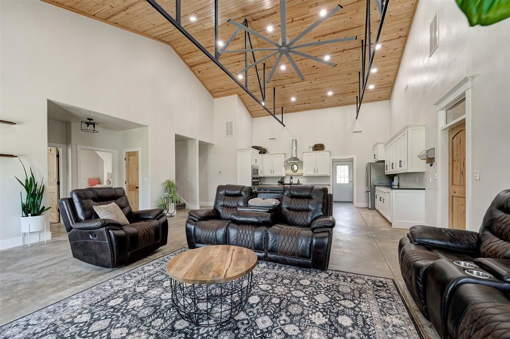 8201 S Hiwassee Road, Oklahoma City, OK 73150